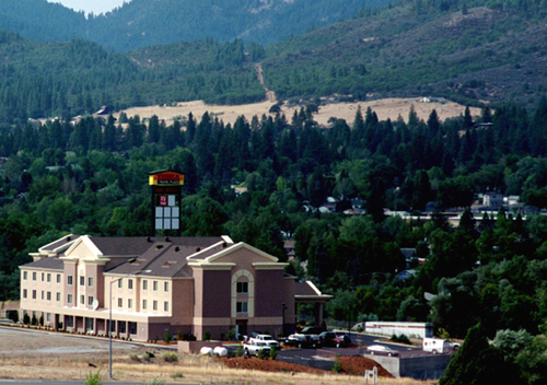 Holiday Inn Express Yreka by AmandeepD Holiday Inn Express Yreka by AmandeepD
